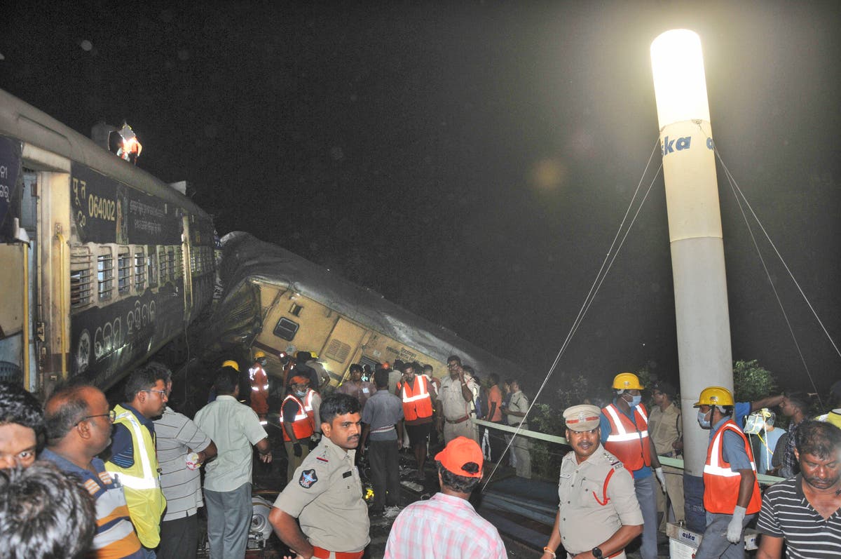 Six killed and 40 injured after two trains collide in India