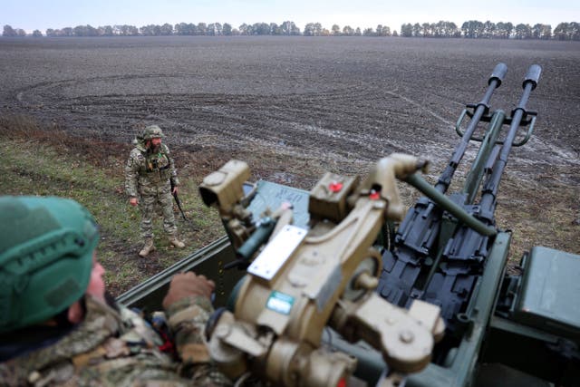 <p>Ukrainian servicemen of Ukrainian Air Defence unit, 241st separate brigade of the Territorial Defence Forces take part in a training in the Kyiv region</p>