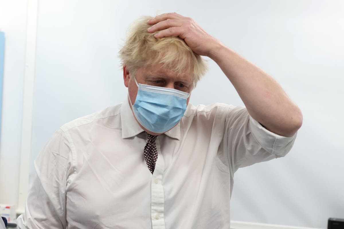 Boris Johnson’s handling of Covid crisis slammed by former top advisers 