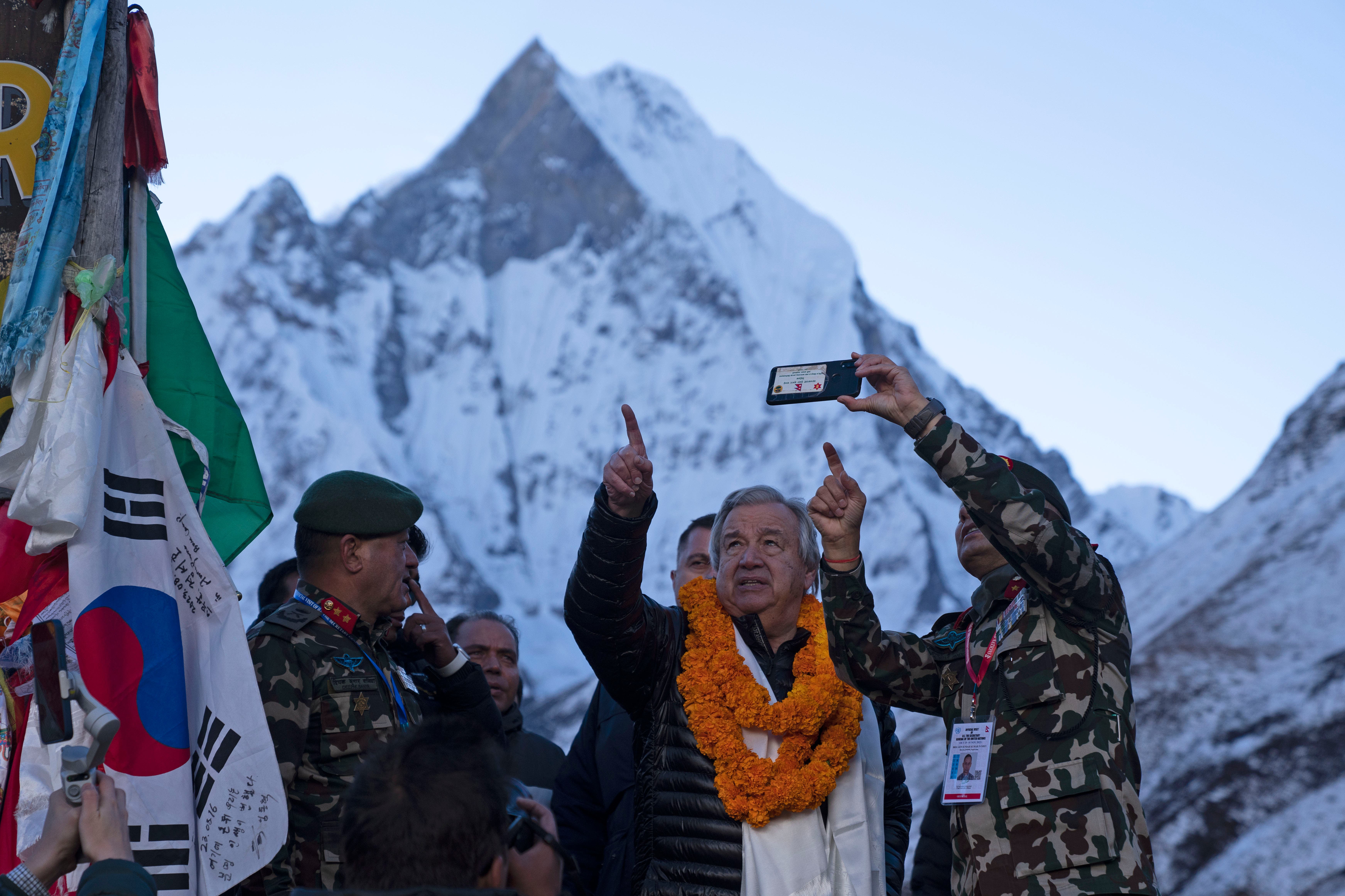 UN chief visits tallest mountains in Nepal and expresses alarm over their melting glaciers - Vimarsana News