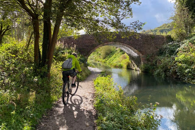 <p>Pedal the Stroudwater Navigation or the Thames and Severn Canal for a behind-the-scenes tour of the Cotswolds </p>