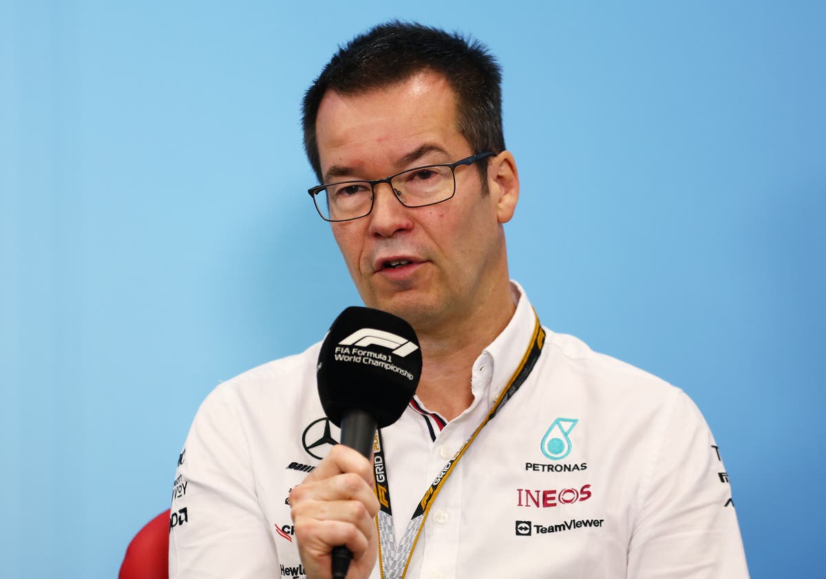 Mercedes F1 chief announces shock departure