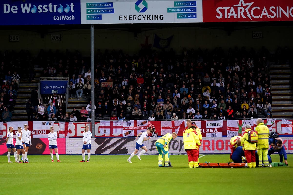 Alex Greenwood suffers head injury in England’s clash with Belgium