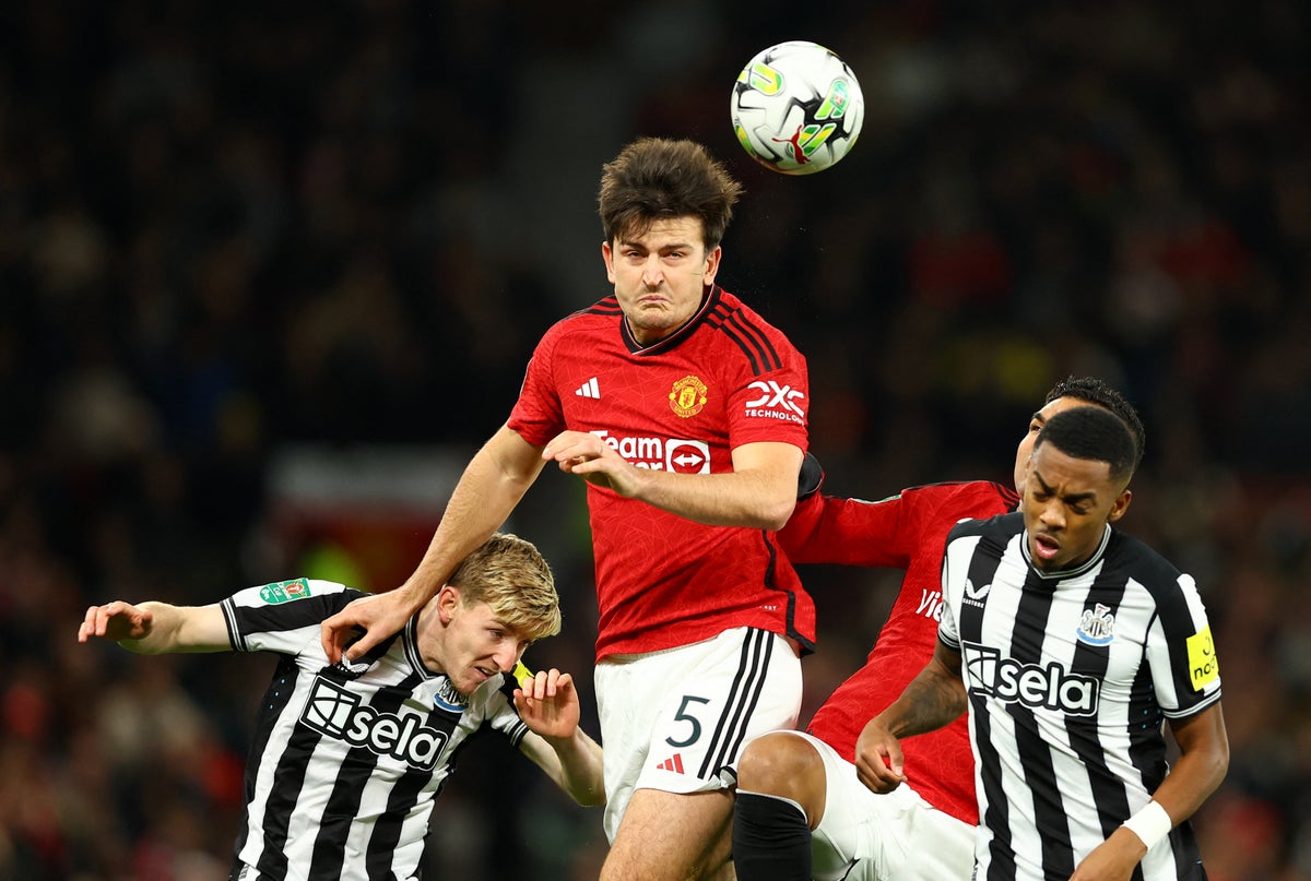 Manchester United vs Newcastle LIVE: Carabao Cup score and latest updates as Mason Mount starts