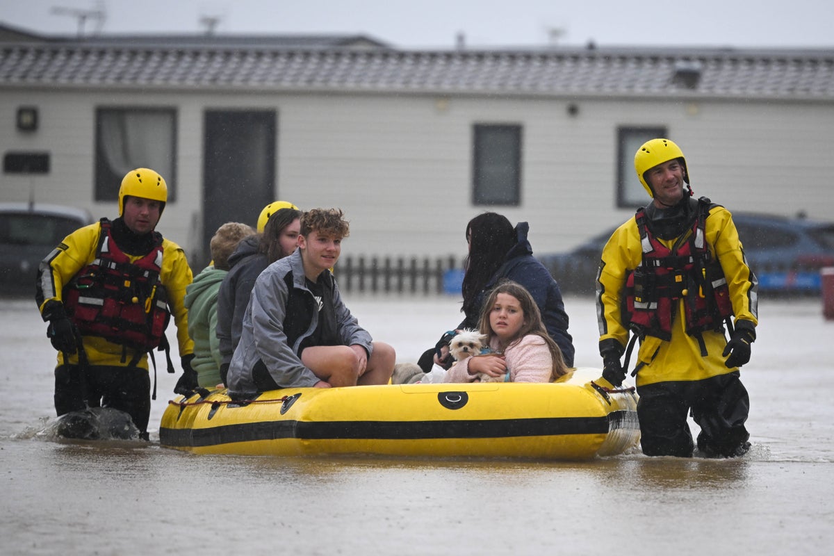Storm Debi reside Met Office points ‘danger to life’ climate