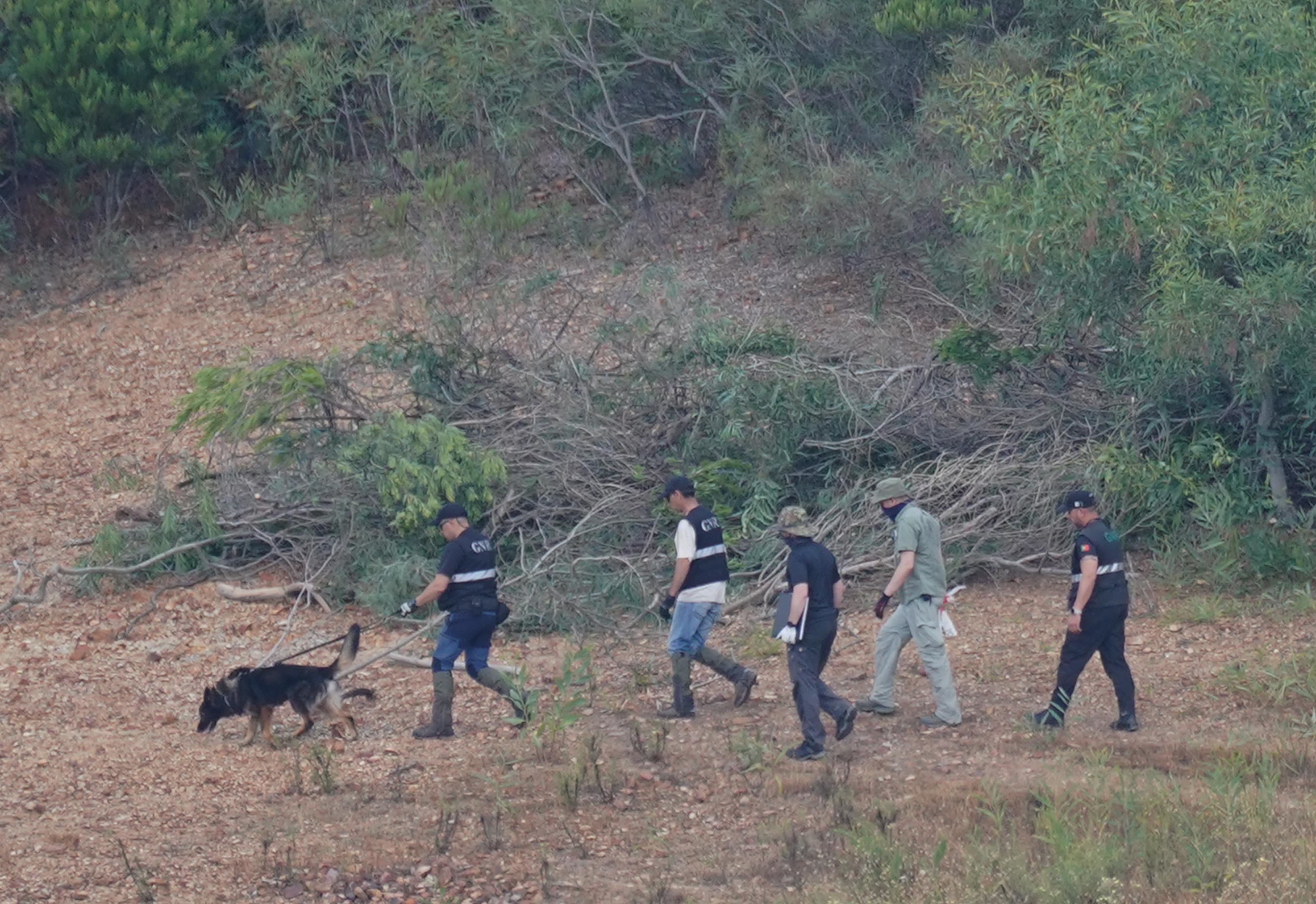 Personnel at Barragem do Arade reservoir in May 2023