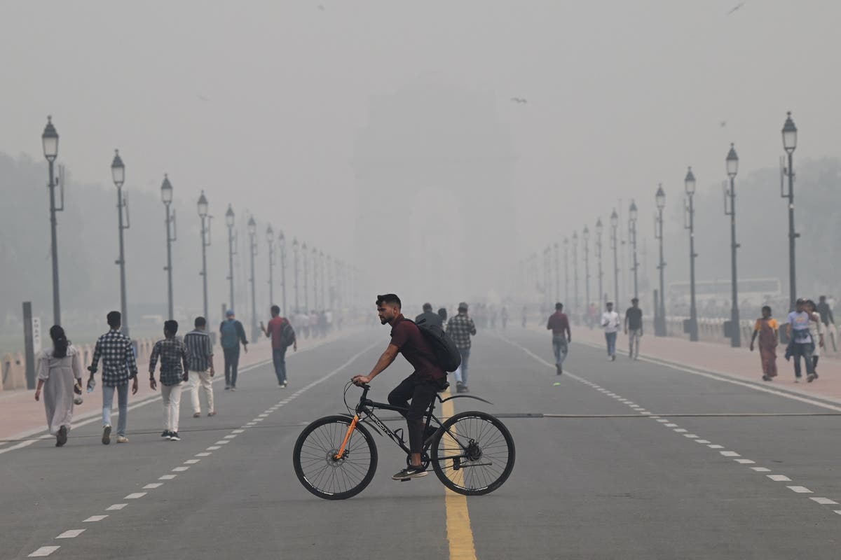 Doctors warn Delhi’s toxic air pollution has left non-smokers with ‘smokers lungs’