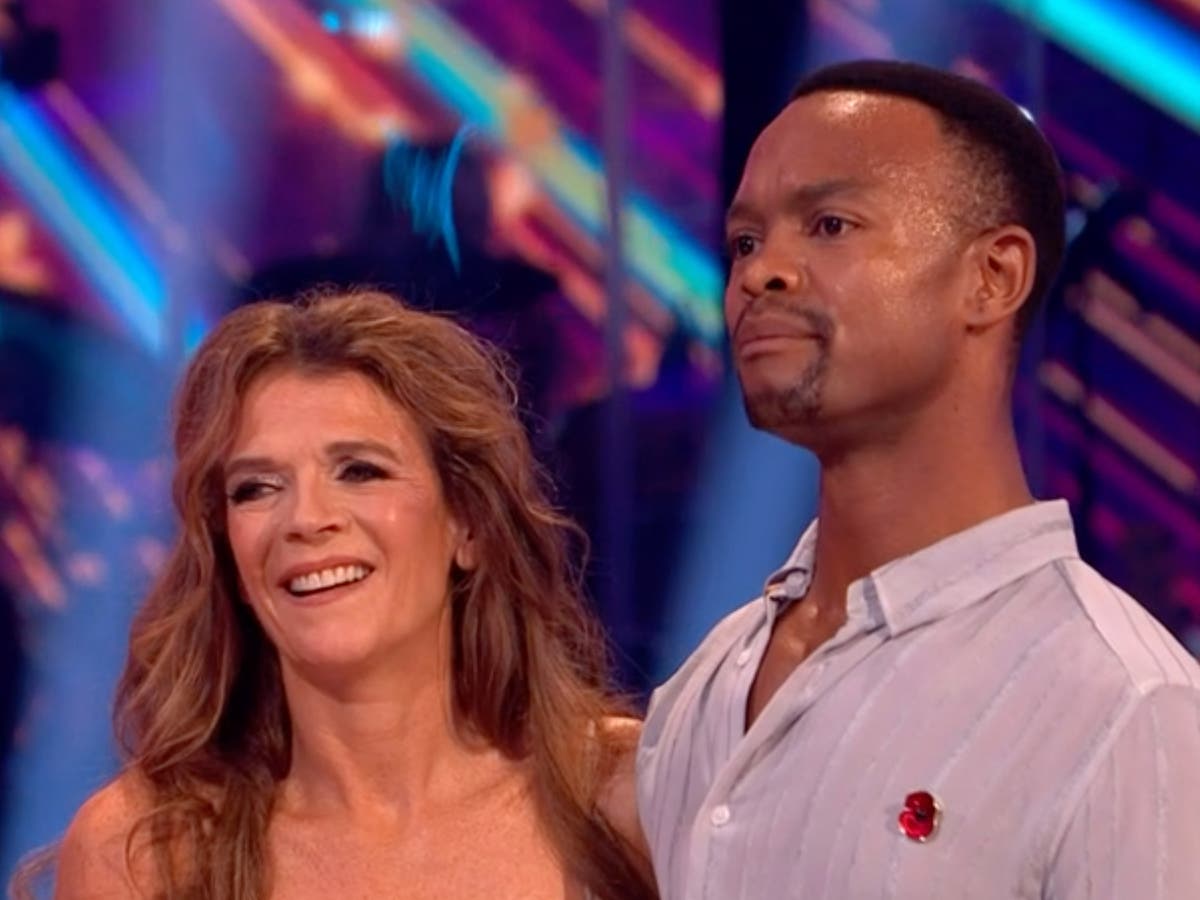 Strictly week 7 highlights – from Annabel Croft's husband tribute to Ellie Leach's 'finale vibes' - Vimarsana News