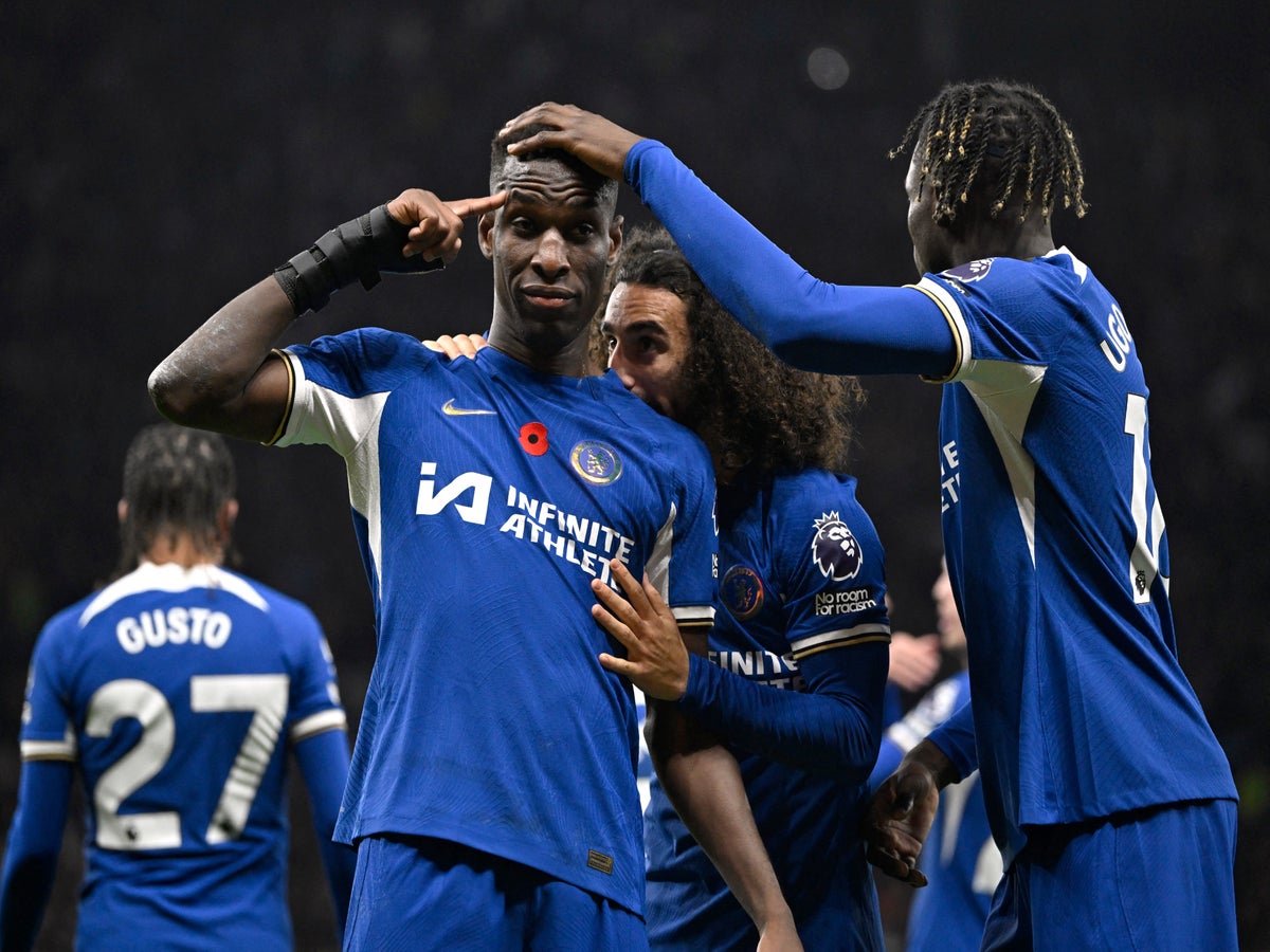 Tottenham 1-4 Chelsea: Nine-man Spurs fall to Pochettino's Blues