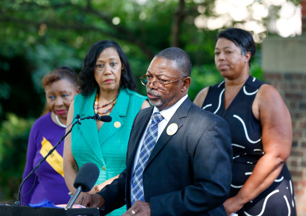 Youngkin and NAACP spar over felony voting rights ahead of decisive ...