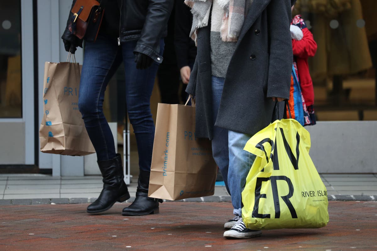 Fears of rising energy bills and a costly Christmas lead consumers to cut back