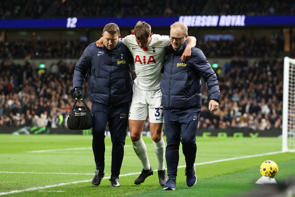Tottenham manager Ange Postecoglou cannot risk a high-line against Manchester City without a player like Micky van de Ven.