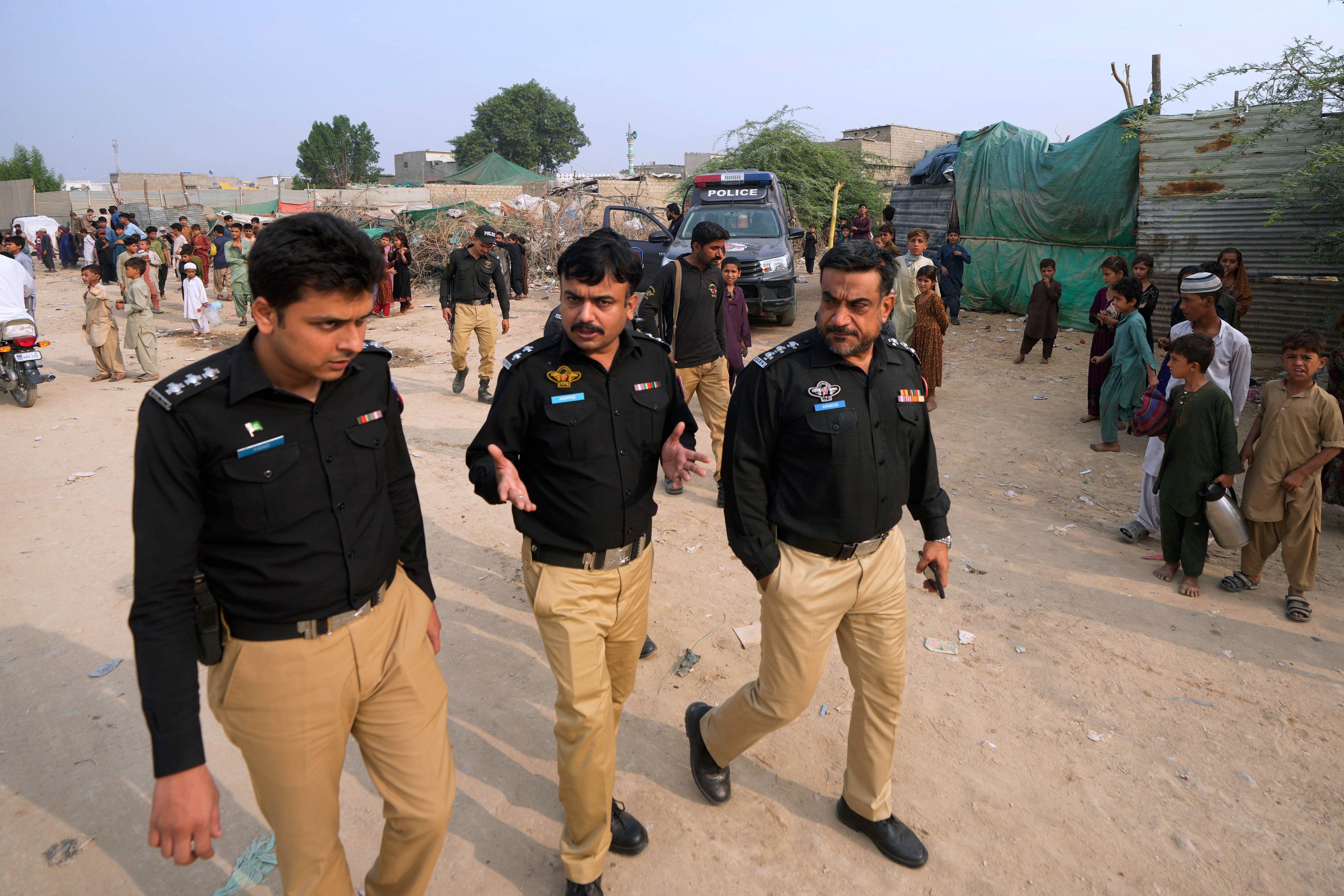 Police officers arrive to conduct a search operation at Karachi, Pakistan. Reprsentational image