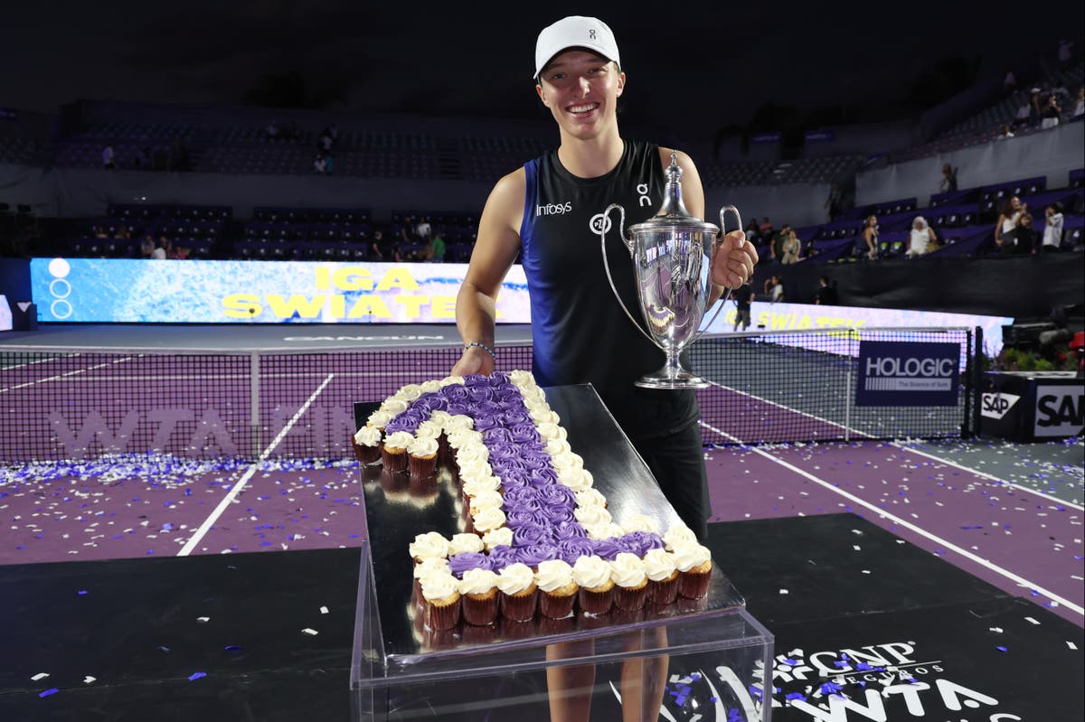 Iga Swiatek criticises ‘tricky’ conditions after WTA Finals triumph