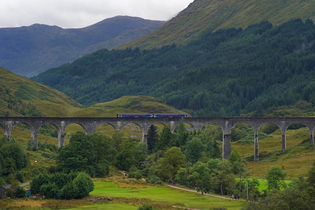 Harry Potter’s Hogwarts Express rail line seeking train drivers