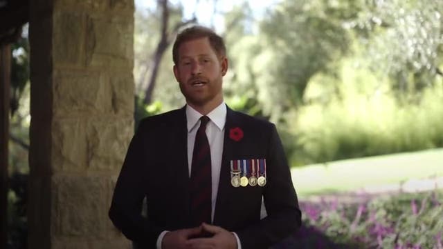 <p>Prince Harry jokes about ‘representing gingers’ in Stand Up for Heroes comedy event.</p>