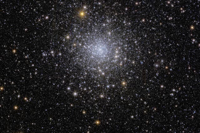 <p>La Agencia Espacial Europea lanzó la nave Euclid en 2023 para estudiar el “universo oscuro”, invisible pero presente en todas partes.</p>