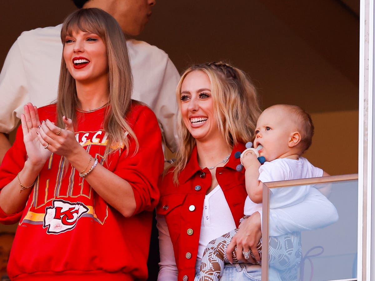 Brittany Mahomes shares new photos with Taylor Swift from star-studded night out