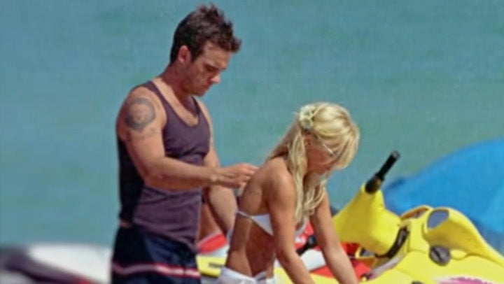 <p>Robbie Williams reveals real reason for ending relationship with Geri Halliwell.</p>