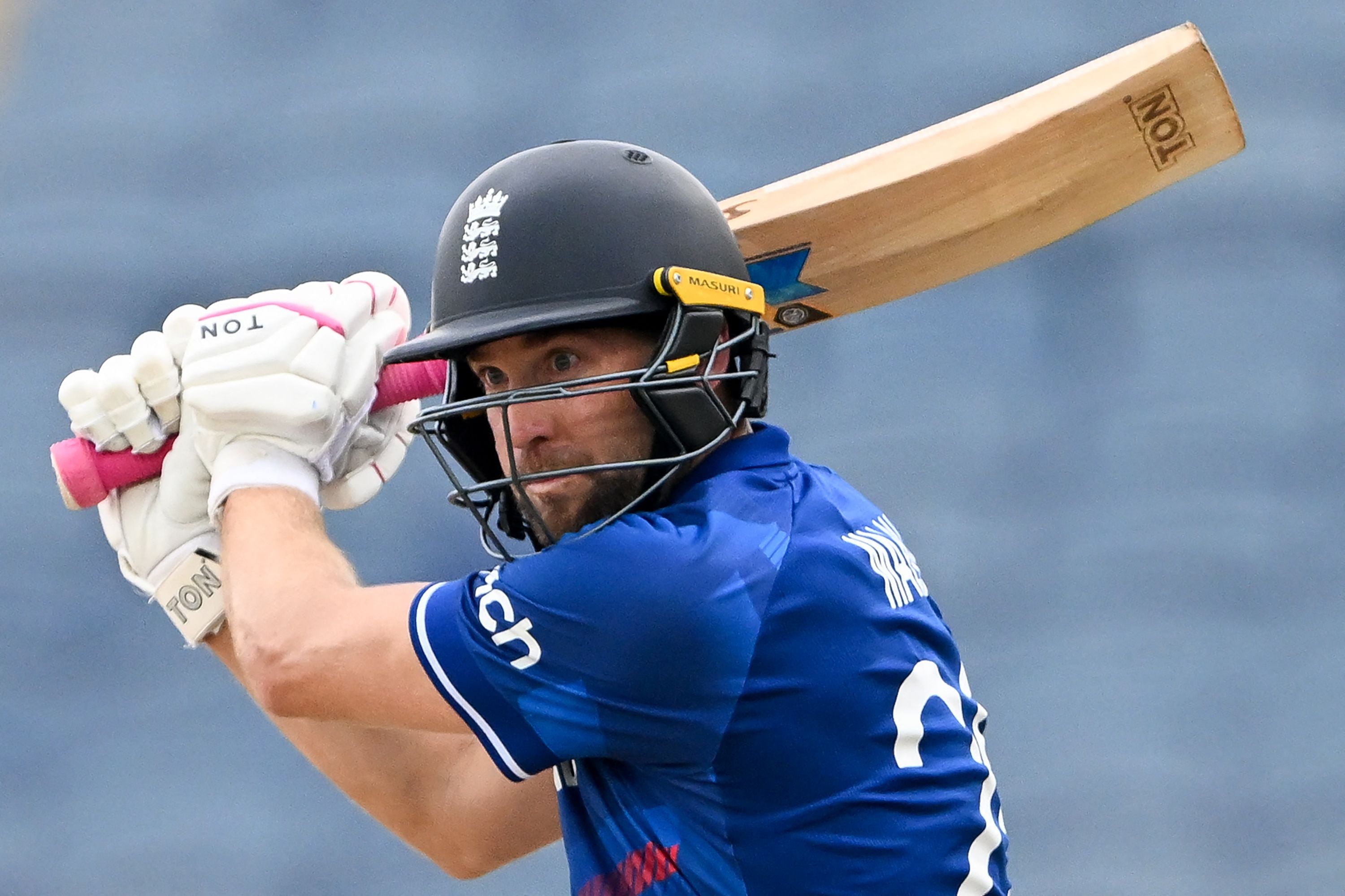 Dawid Malan smashed his way to 87 at the top of the order