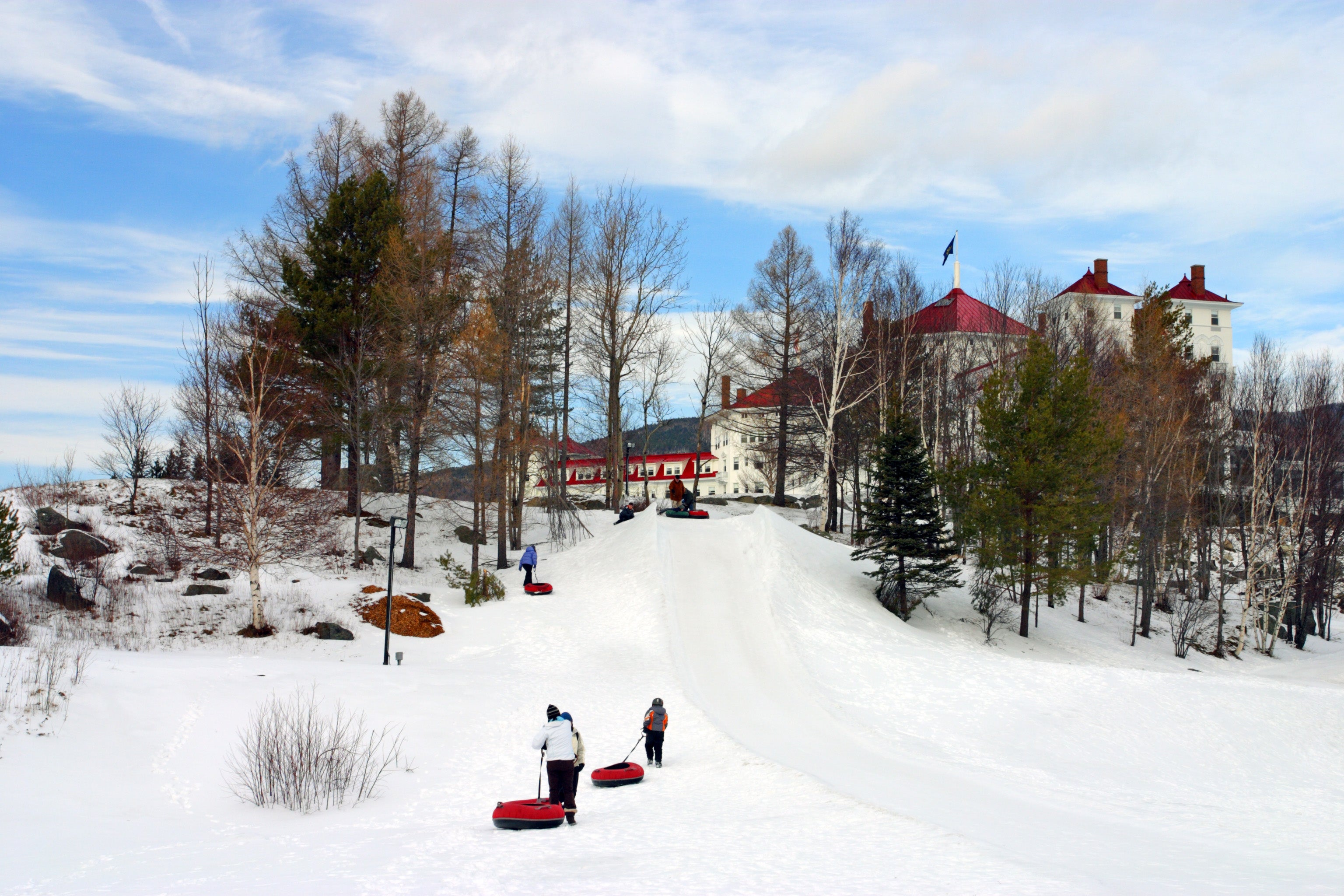 New Hampshire’s largest ski area, Bretton Woods offers glam slopeside stays