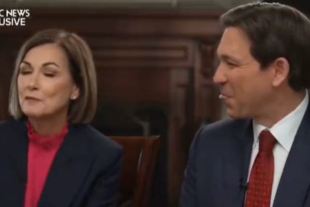 <p>People are freaking out over Ron DeSantis’ tongue</p>