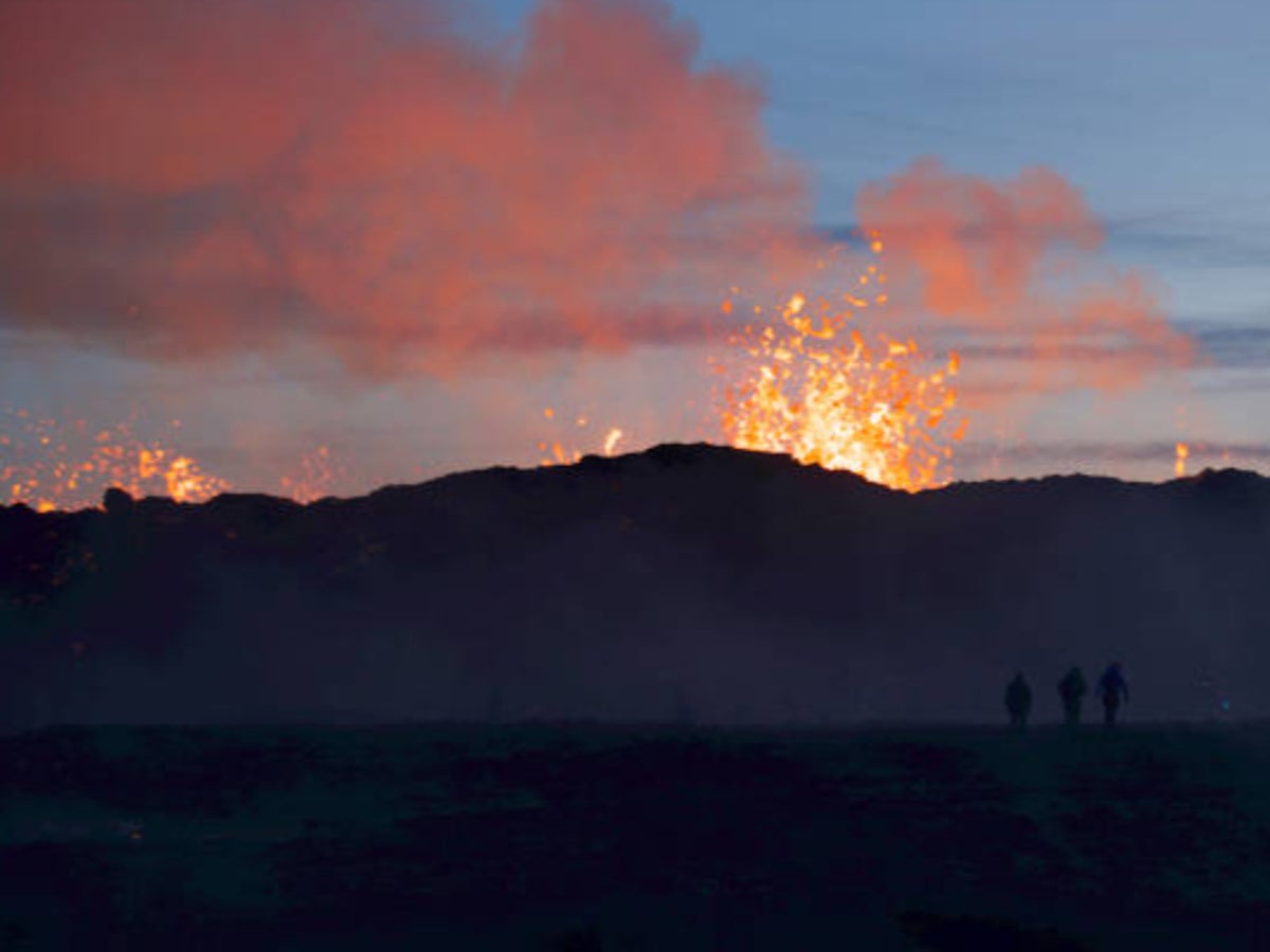 Mapped: Iceland earthquake locations revealed as volcano eruption alert issued