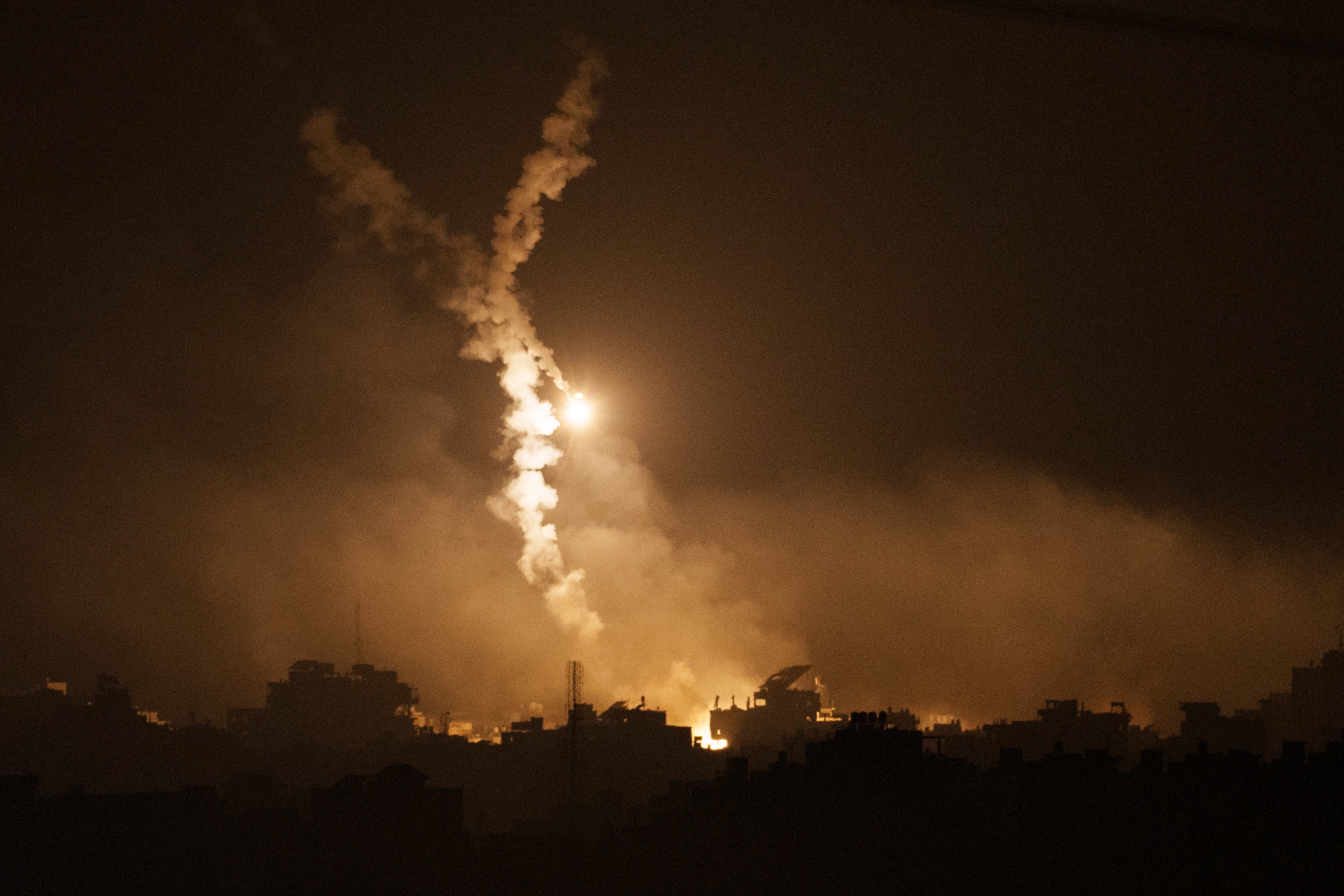 Live Updates | Israeli Strikes Hit Near Gaza City…