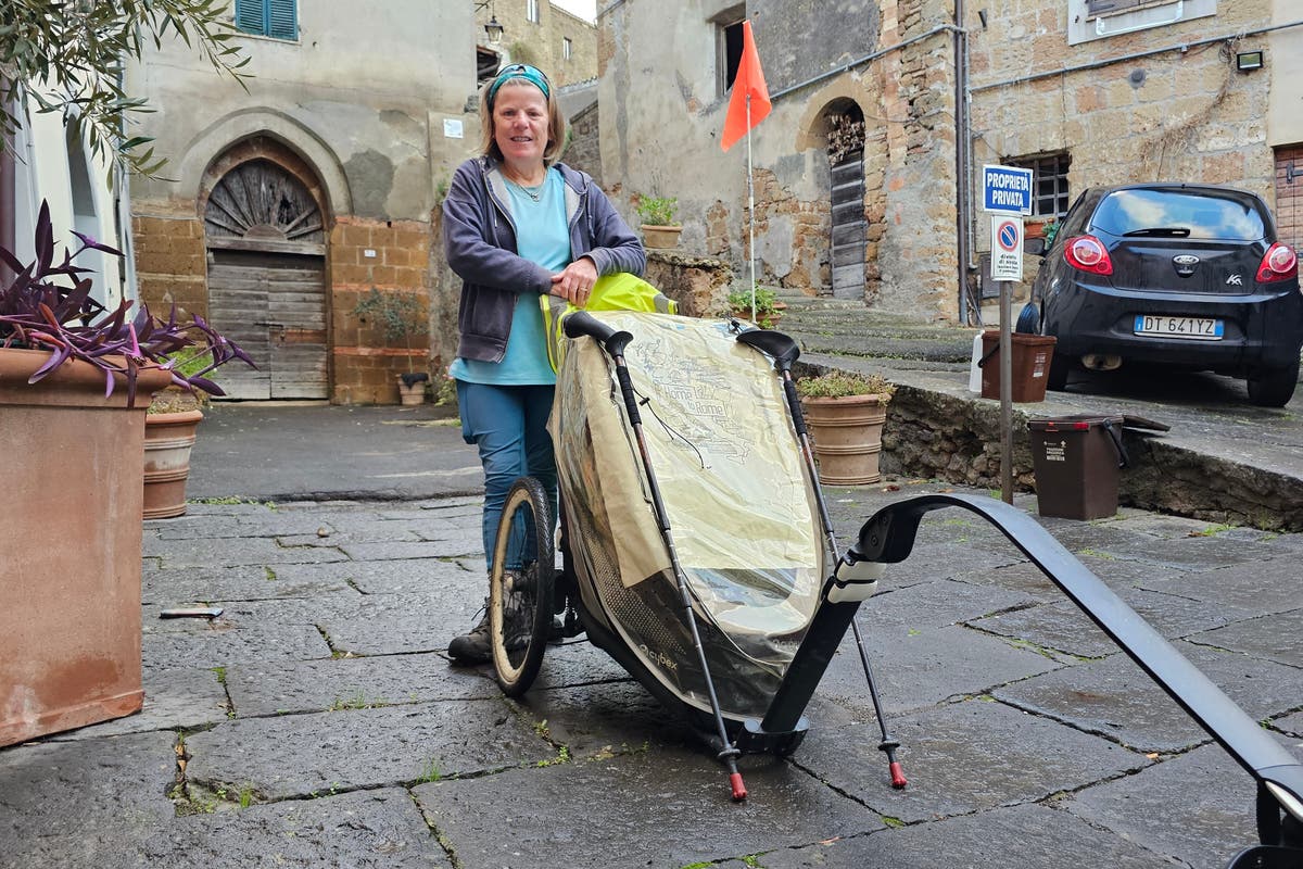 Fundraiser in &lsquo;surreal&rsquo; meeting with Pope after walking from Glasgow to Rome