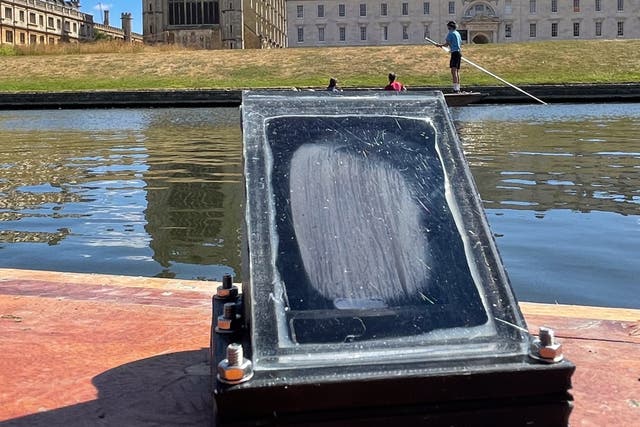 <p>A floating, solar-powered device that can turn contaminated water or seawater into clean hydrogen fuel and purified water has been developed by researchers at the University of Cambridge  </p>