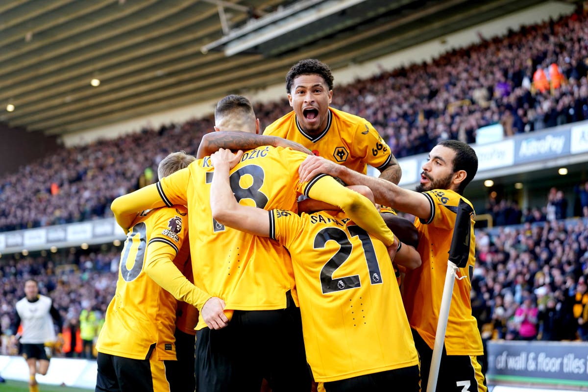 Wolves stun Tottenham with two stoppage-time strikes Wolves stun Tottenham with two stoppage-time strikes