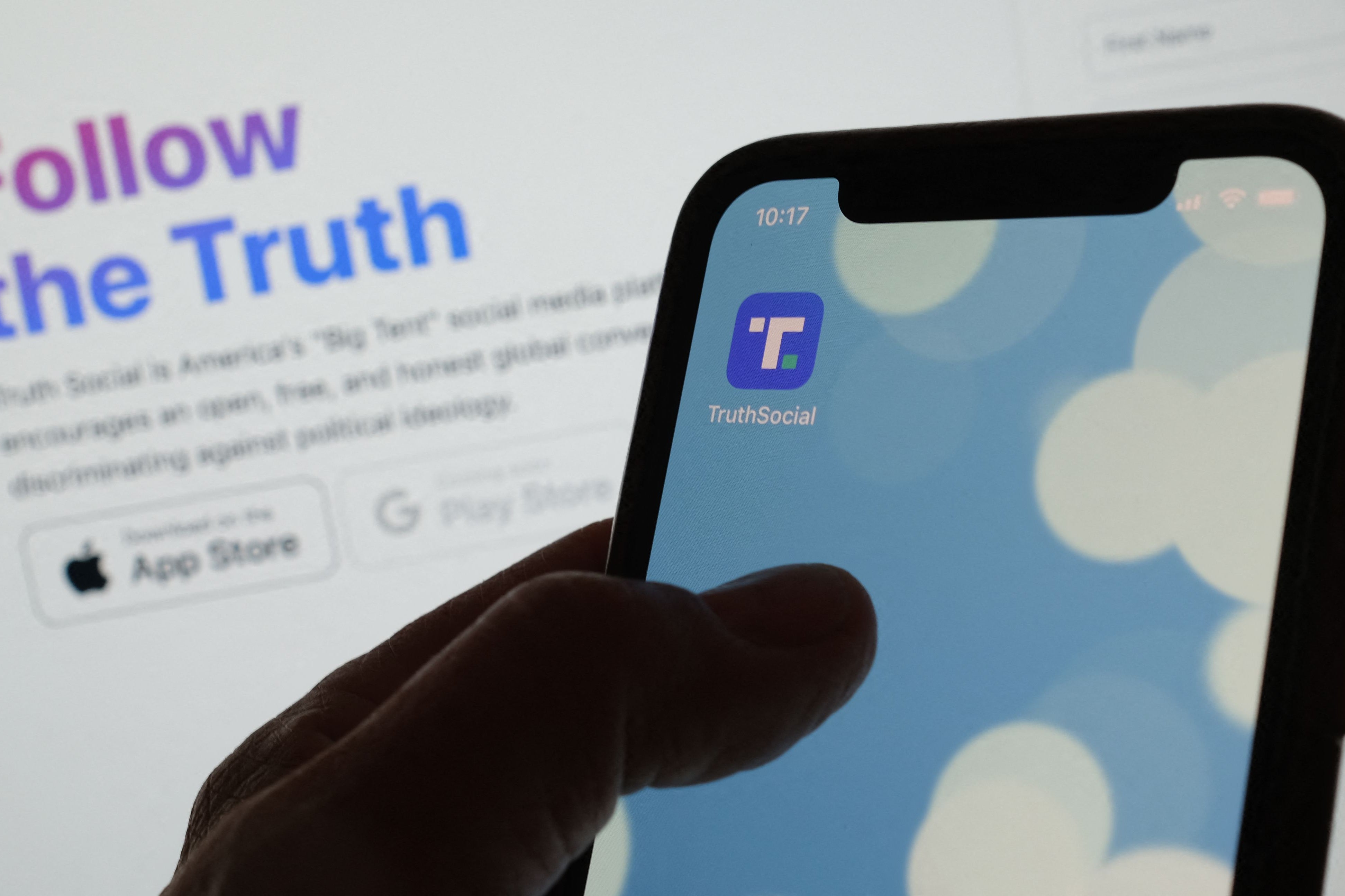 Trump Media bán dịch vụ truy cập nhanh bài đăng trên Truth Social gây tranh cãi