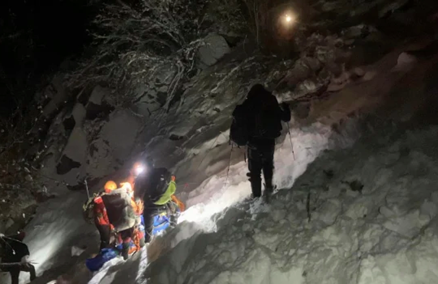 ‘Unprepared’ hiker rescued after getting lost wearing only a cotton ...
