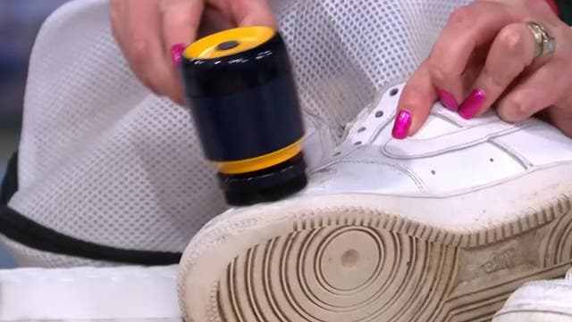 <p>How to keep white shoes clean using common household products.</p>