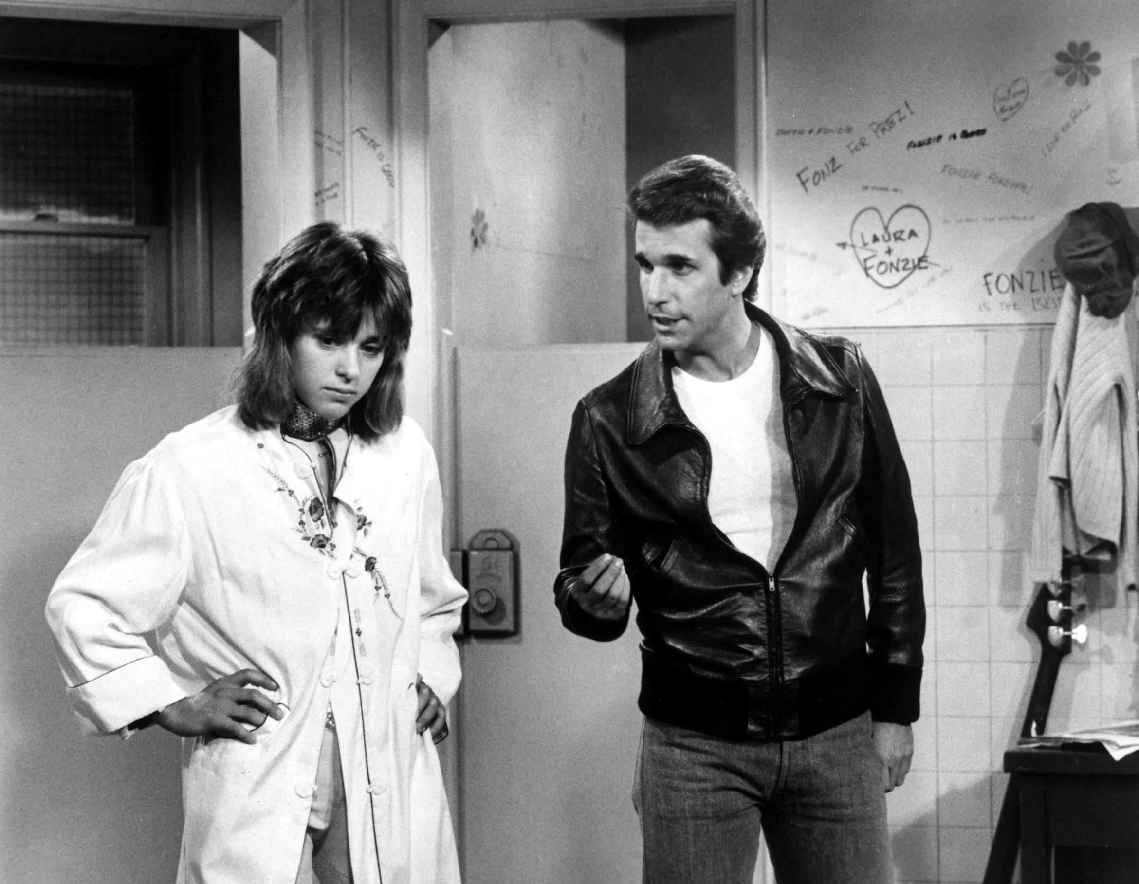 Suzi Quatro and Henry Winkler in ‘Happy Days’ season five (1974–84)