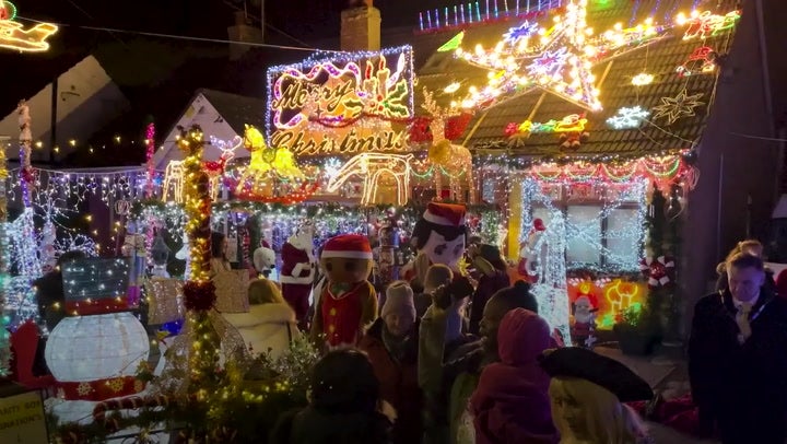 Man covers home with 10 000 lights to bring back the magic of Christmas