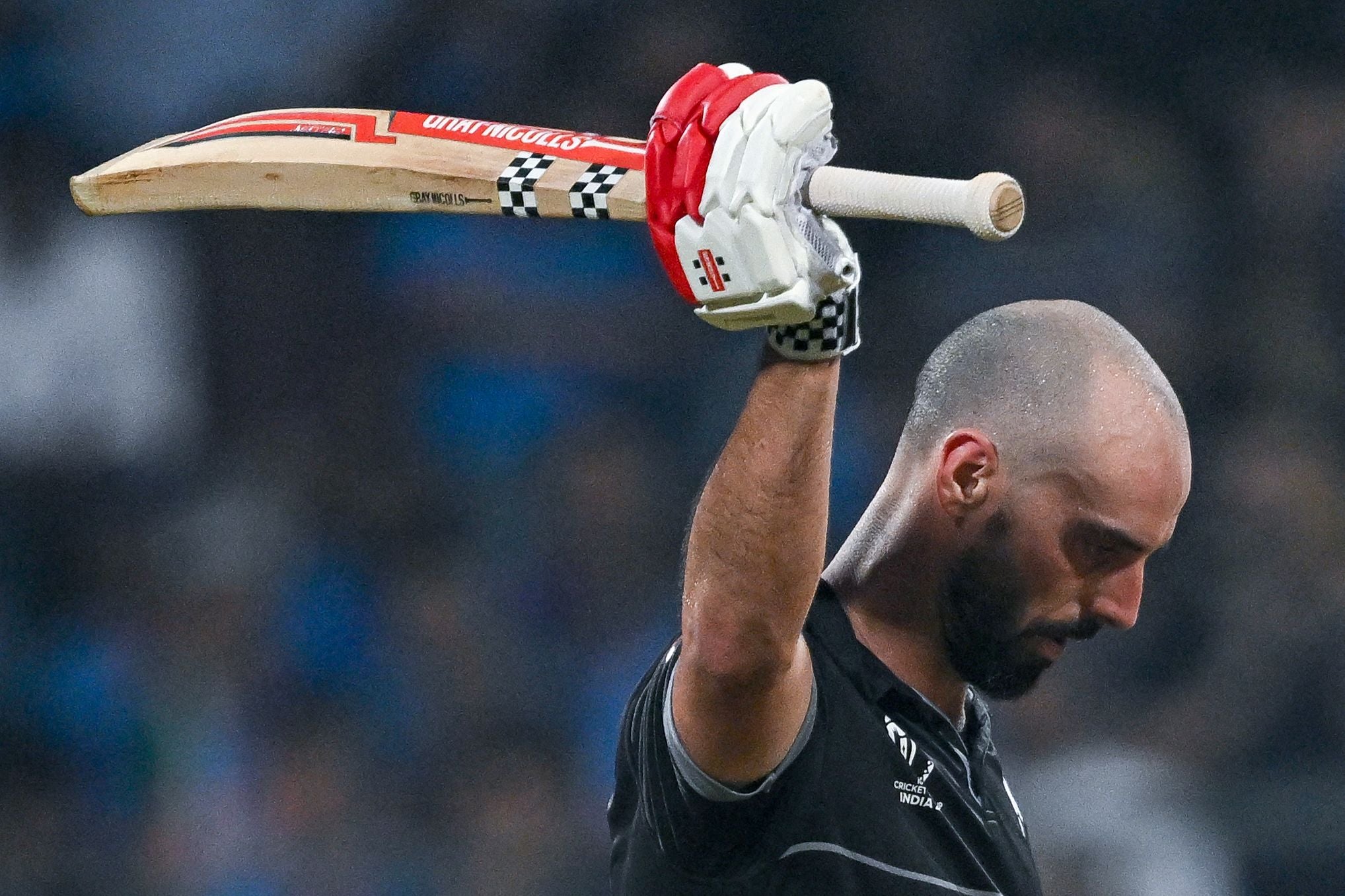 Daryl Mitchell scored an impressive century as New Zealand tried to chase the total