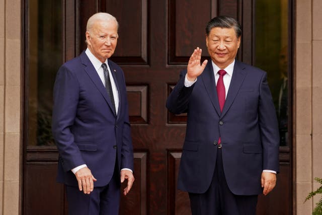 <p>Chinese President Xi Jinping waves as he meets with U.S. President Joe Biden at Filoli estate on the sidelines of the Asia-Pacific Economic Cooperation (APEC) summit, in Woodside, California, U.S., November 15, 2023</p>