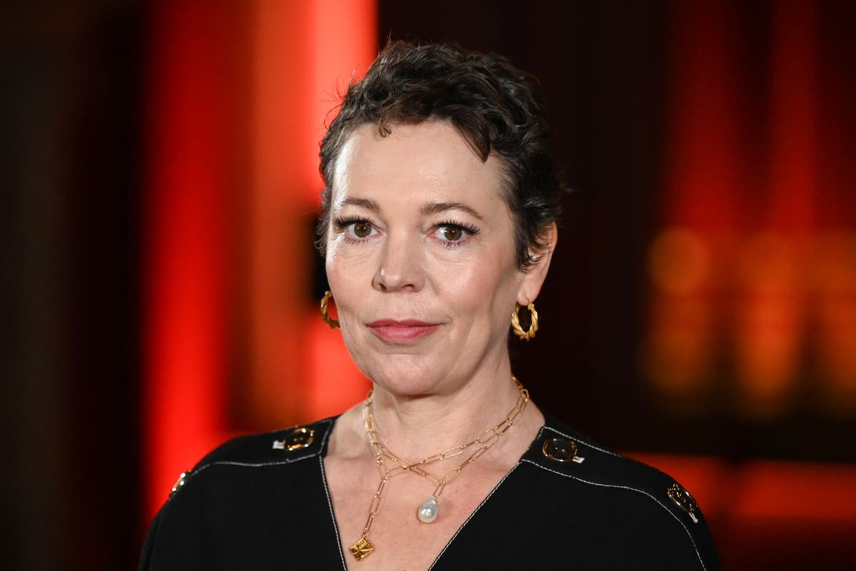 Olivia Colman describes paparazzi &lsquo;meltdown&rsquo; that pushed her out of London