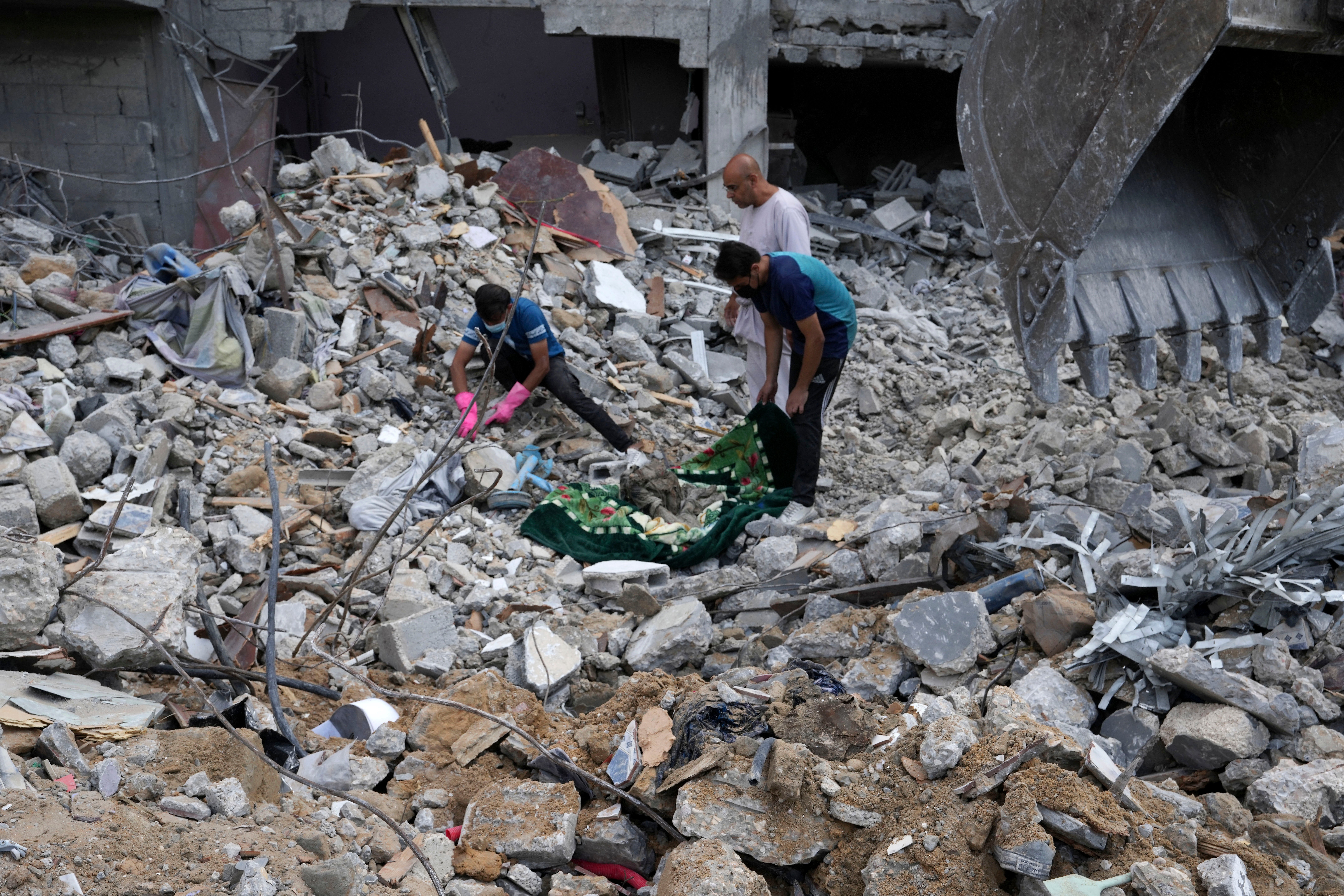 Israel Palestinians Buried In Rubble