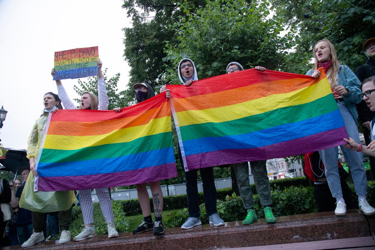 Върховният съд на Русия забрани ЛГБТ+ активизма като „екстремистък“ в последната репресия