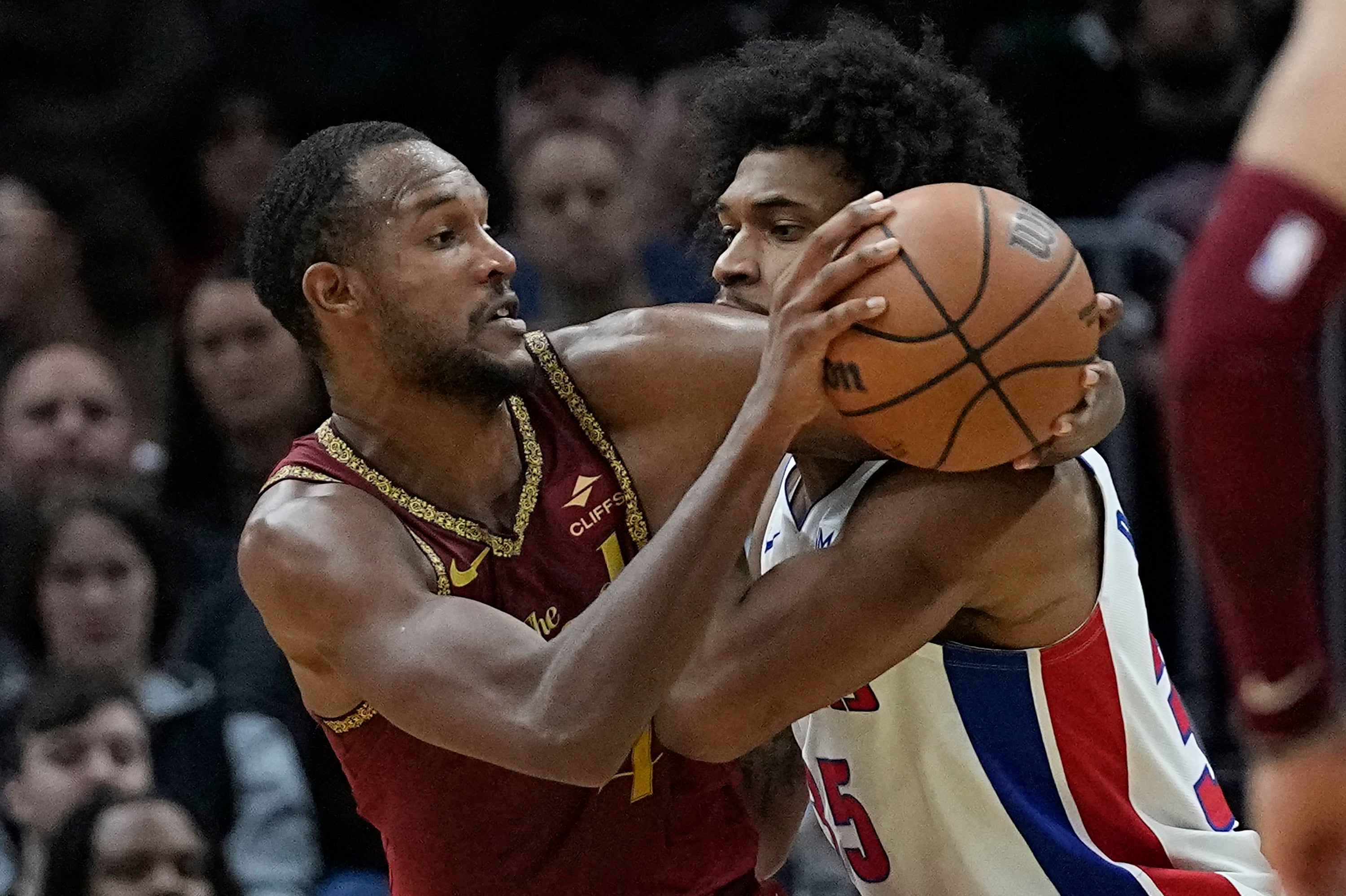 EVAN MOBLEY CAVALIERS