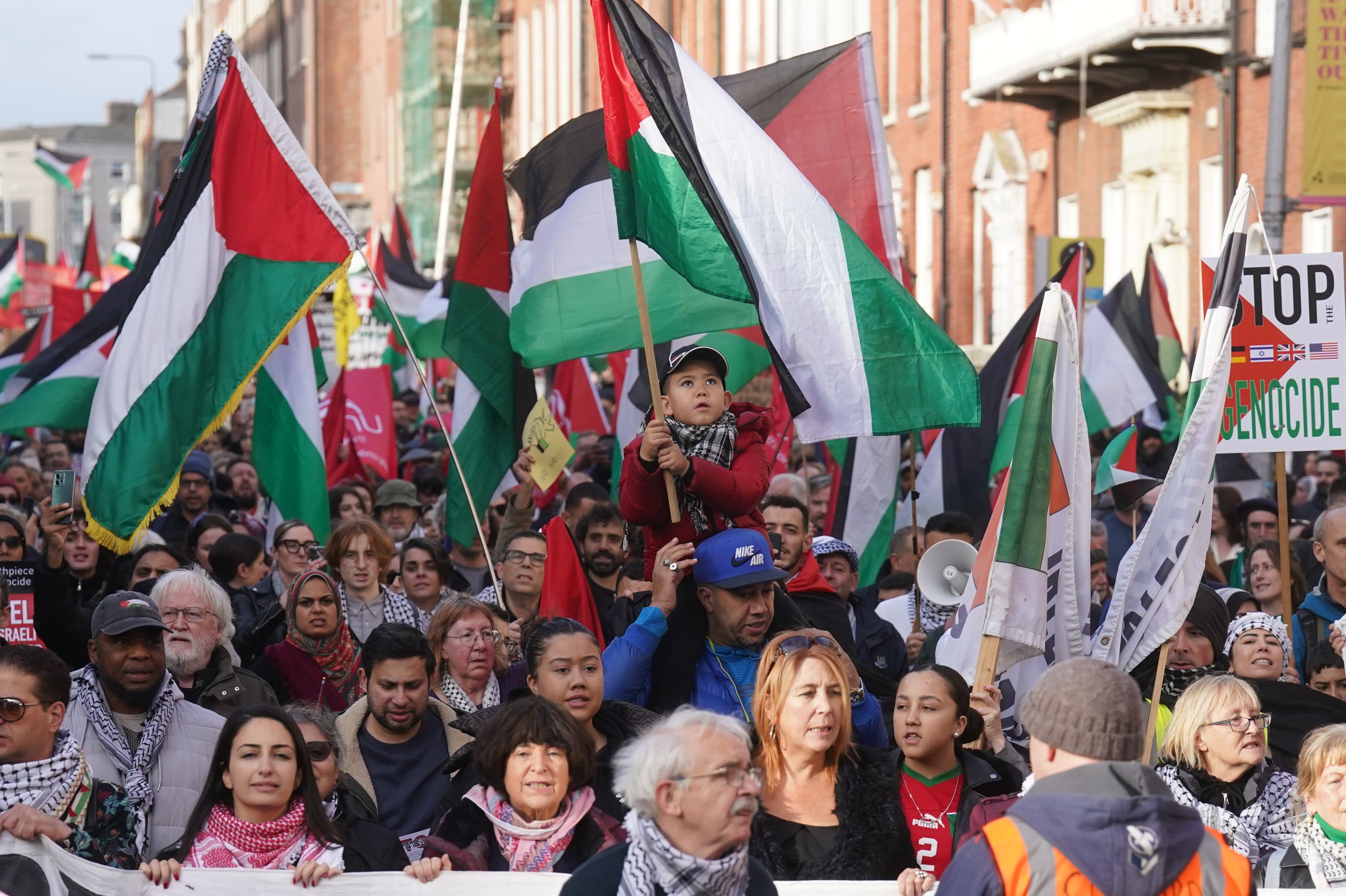 Pro-Palestine protesters target Sir Keir Starmer’s office as 100 events ...