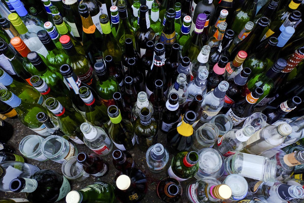 Drinks industry needs radical change to meet emissions targets, campaigners warn - Vimarsana News