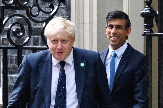 <p>Boris Johnson and Rishi Sunak both made the case for allowing more deaths, according to Sir Patrick Vallance </p>