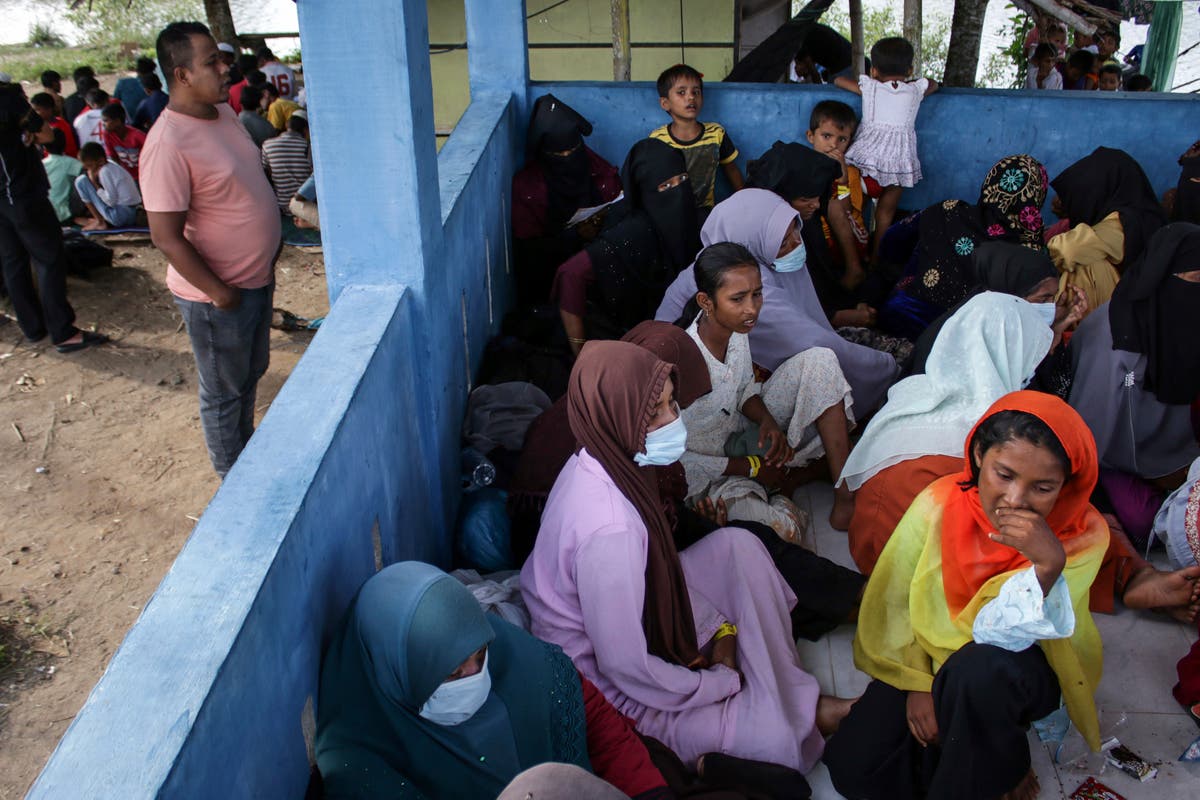 Индонезия подозира, че трафикът на хора стои зад нарастващия брой бежанци рохингия