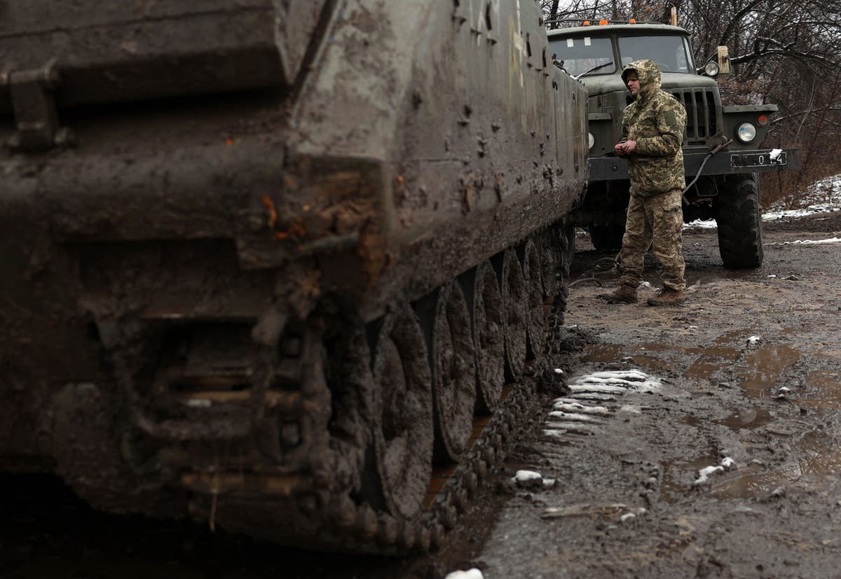 Ukrainian troops beat back Russian attacks near Bakhmut as Putin’s forces make desperate push