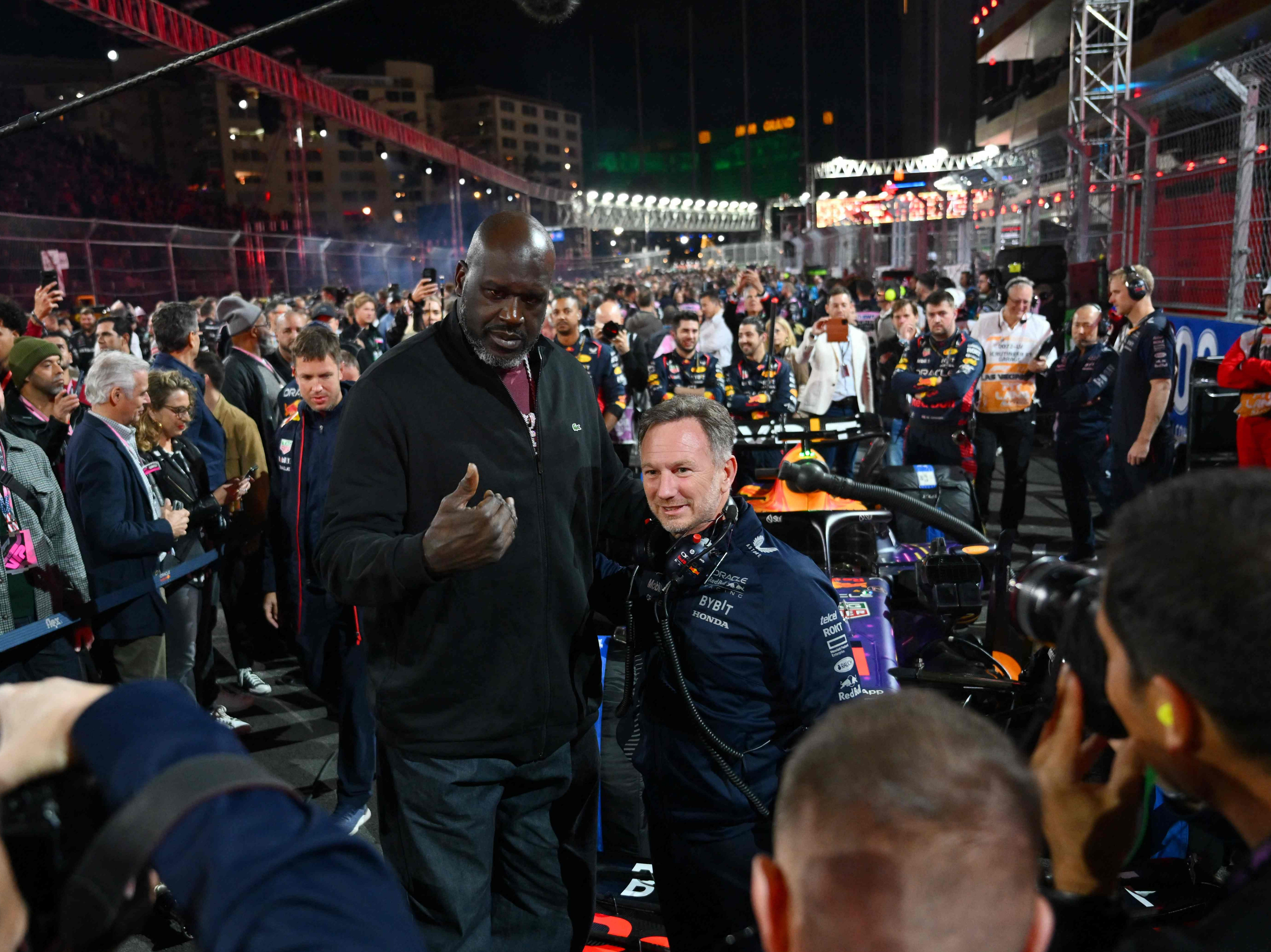 <p>Shaquille O’Neal meets Red Bull’s Christian Horner on the grid </p>