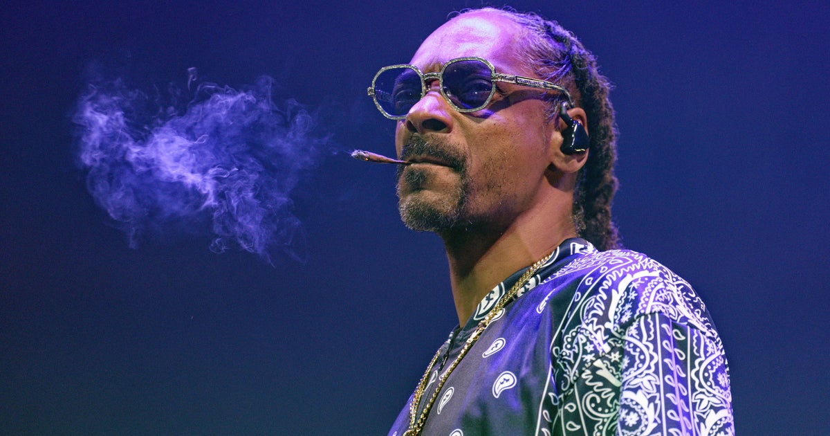Snoop Dogg explains what he meant by 'giving up smoke'
