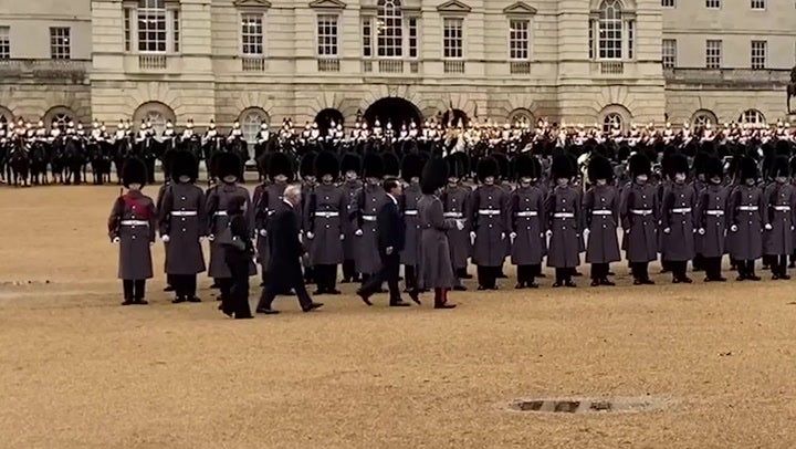 <p>King Charles and President of South Korea Yoon Suk Yeol inspect royal guards in London.</p>